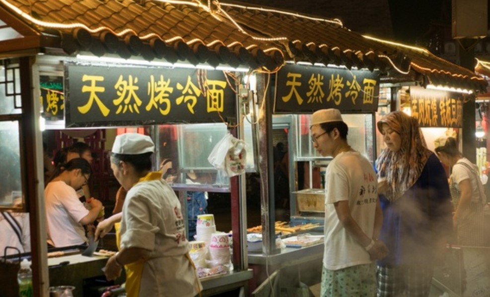 【十二月精彩封面】技法如火純青，夜市藏有驚喜：舌尖上的開封