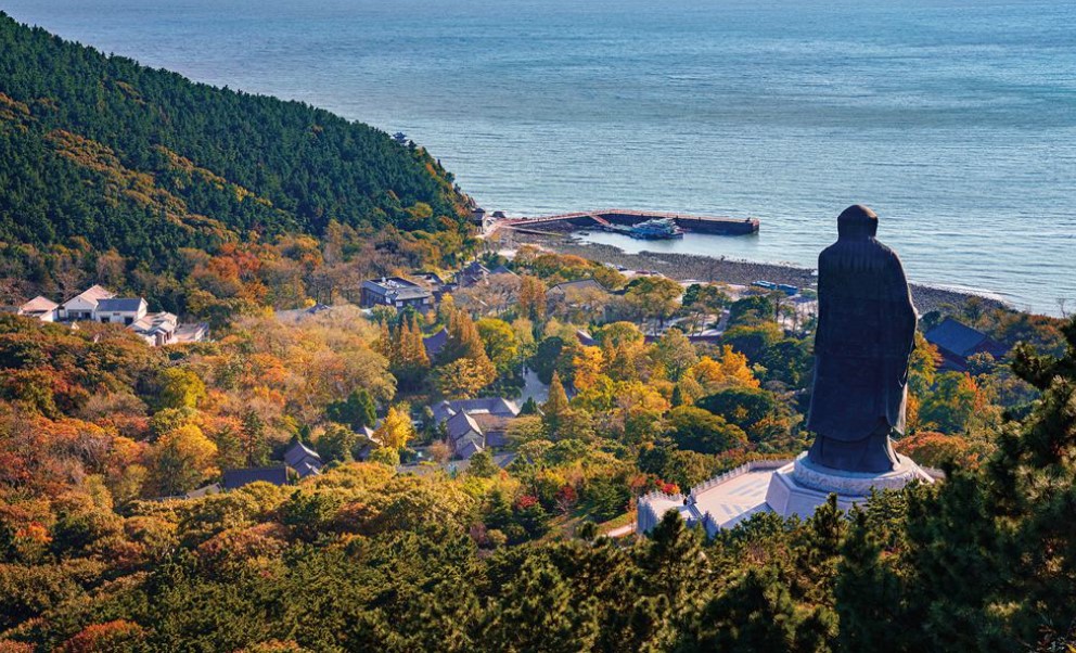 【精彩封面故事】山東—嶗山太清宮：聞嶗山多仙人，負笈往遊，登一頂，有觀宇，甚幽。