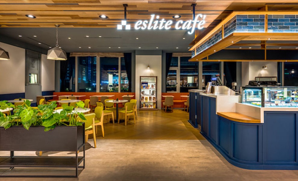 【馬路消息】eslite café：書店裡的夜讀沙龍，深夜裡的靈感泉源