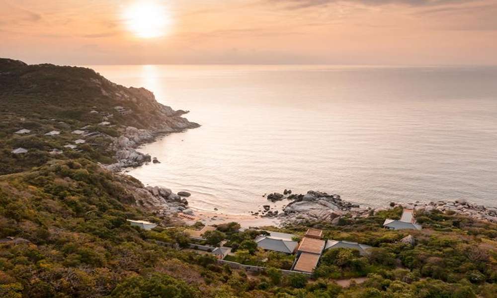 越南隱藏版度假秘境!安縵諾怡海景別墅,坐擁國家公園美景+私人海灘的終極奢華