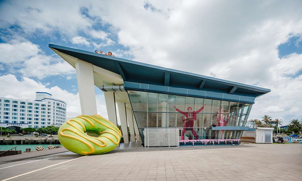 屏東看海美術館變身糖果屋?全台最甜展覽「彼得安東How Sweet甜的滋味,每個展品都逼真到讓人想舔一口!