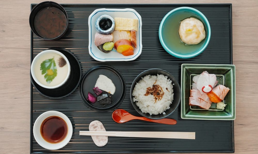 當藝術延伸到餐桌:直島「一扇」的季節便當