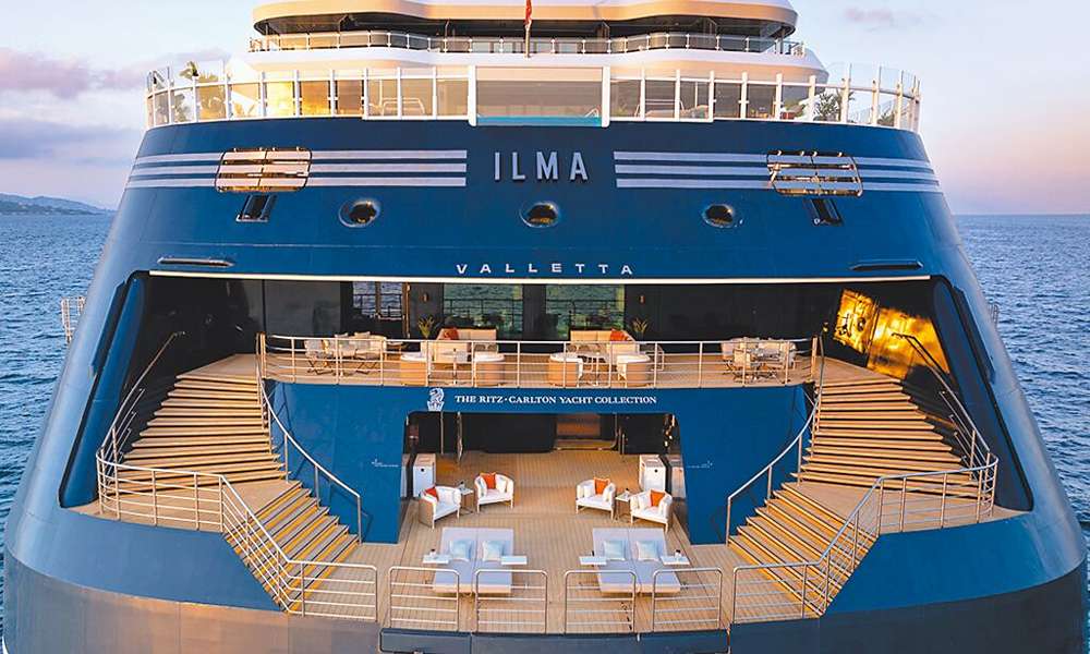 台灣高端旅遊史上第一次!麗池卡登「海上超跑級」郵輪確定抵台,從基隆港就能登上移動的美術館!