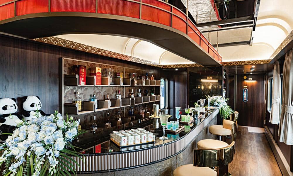 【獨家開箱】全球首發熊貓專列「成都號」:帶你玩翻成都到重慶,最美西南線,熊貓、AI 管家、精緻川菜一次滿足