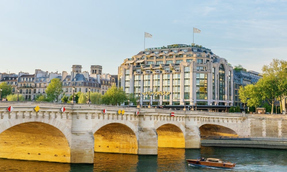 塞納河景第一排!巴黎最難訂的飯店之一,冬天在玻璃穹頂看星空,夏天在花園陽台吹晚風