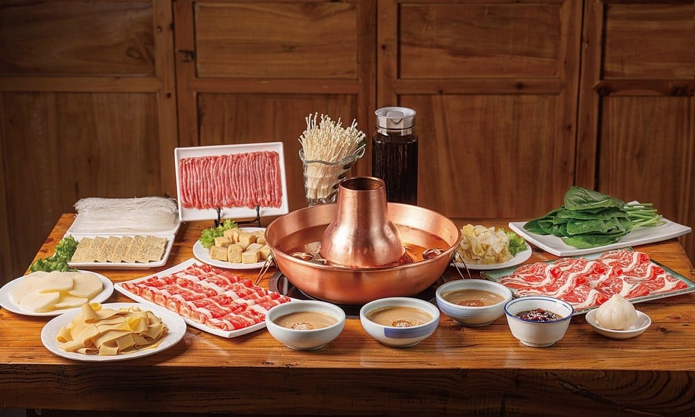 海味與肉骨:清涮、辛辣與粥底織出的亞洲鍋物氣質