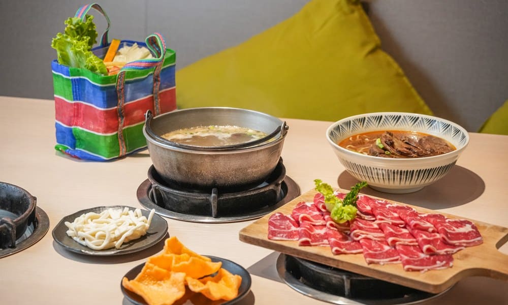 西廚夫妻翻玩火鍋:法式蛤蜊+台灣市場菜,麥湯館穀物湯頭超接地氣