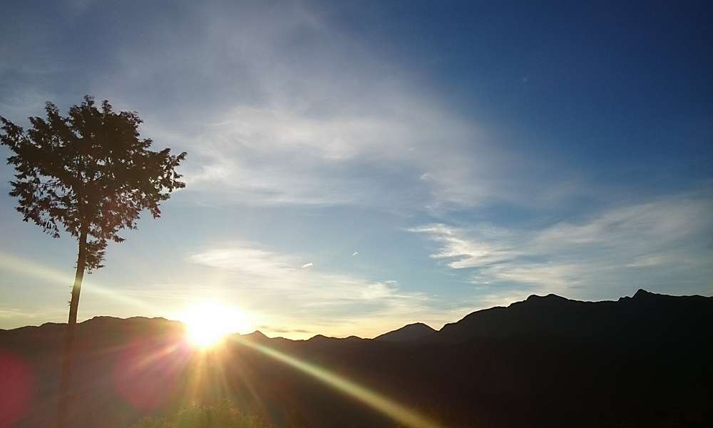 2026 跨年住進雲海裡!阿里山賓館「曙光日出專案」:看最後一抹夕陽、追第一道曙光