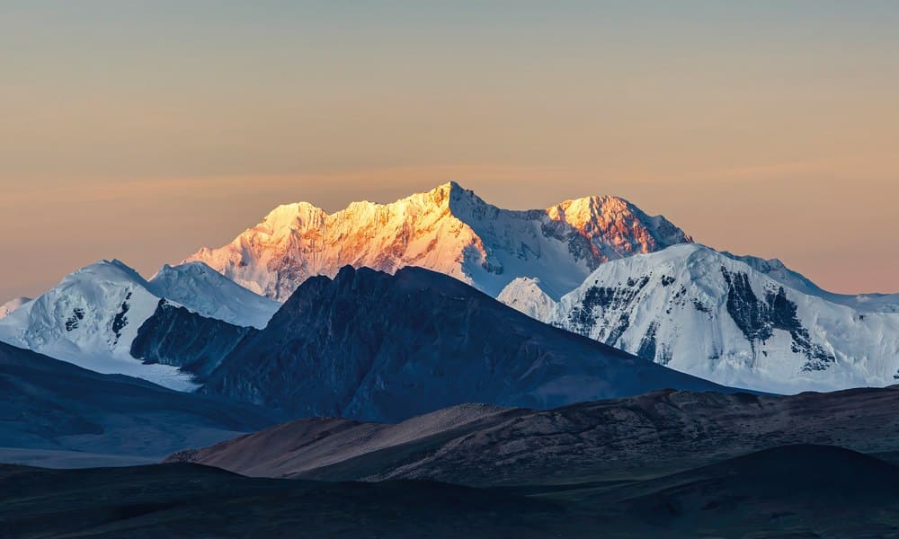 到印度當隻漂鳥:在喜馬拉雅山下作畫的人,徐悲鴻在干城章嘉峰前尋回藝術之「真」