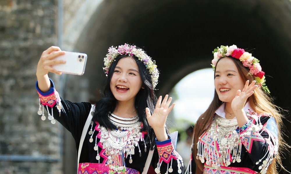 AI當前,誰是誰的主人?從瘋搶到封殺,豆包AI手機的攪局