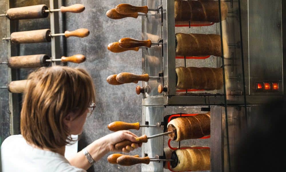 匈牙利經典甜點盤點|蛋糕、煙囪捲,再來一份酥皮點心,每一塊蛋糕都有一段歷史