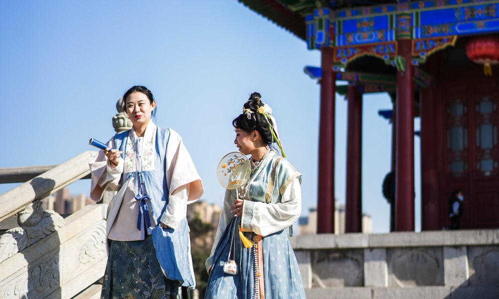 漢服妝造,「穿」回千年盛世:桃瑤琚─卿璃閣古典妝造