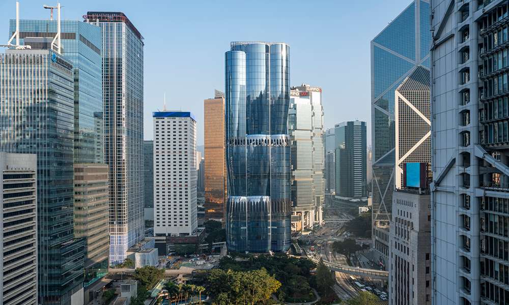 2026香港夏日最強攻略!長洲搶包山、維港龍舟賽熱血登場,還有夜間霓虹纜車浪漫升空